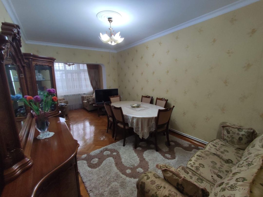 Satılır 4 otaqlı köhnə tikili 110 m² — Mənzil, Bakı