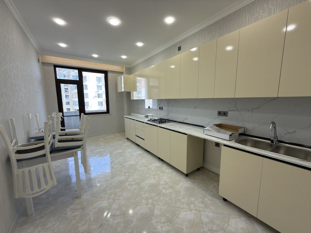 İcarəyə verilir 4 otaqlı yeni tikili 175 m² — Mənzil, Bakı (6)