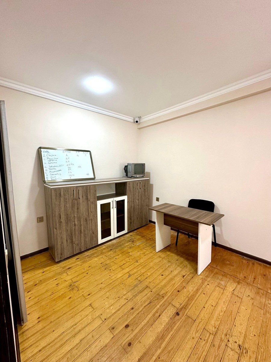 İcarəyə verilir 4 otaqlı köhnə tikili 150 m² — Mənzil, Bakı (5)