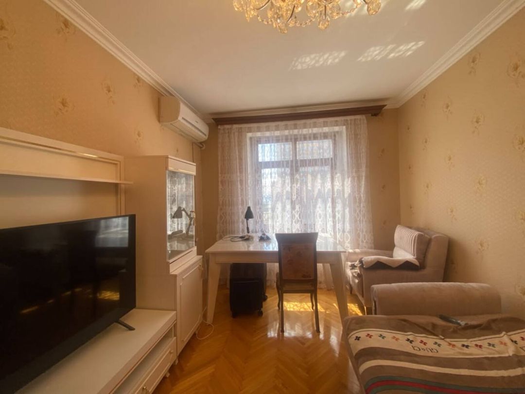 Satılır 4 otaqlı köhnə tikili 110 m² — Mənzil, Bakı (7)