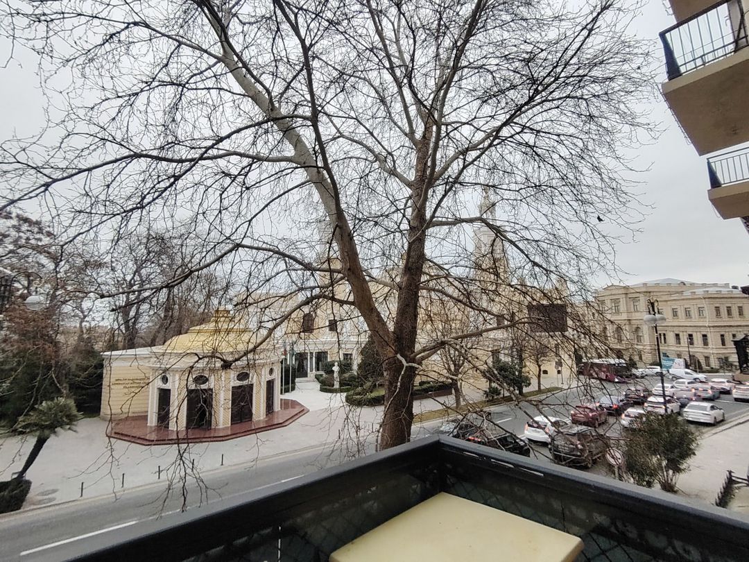 İcarəyə verilir 2 otaqlı köhnə tikili 100 m² — Mənzil, Bakı