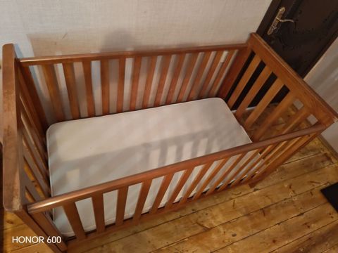 Məhsul 1: Taxta uşaq beşiyi - Material: massivi xatırladan taxta — Masazır