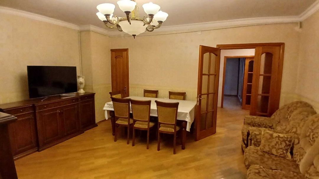 İcarəyə verilir 2 otaqlı köhnə tikili 64 m² — Mənzil, Bakı