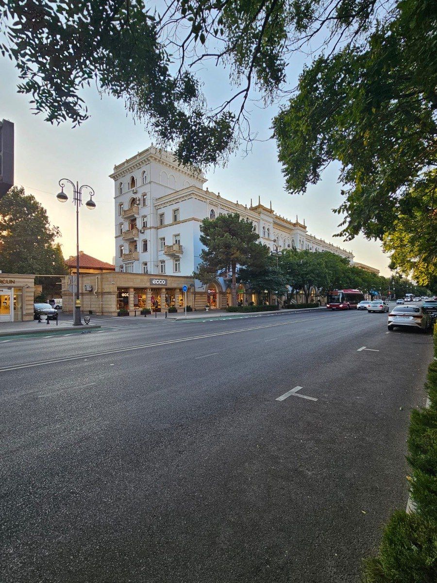 Satılır 4 otaqlı köhnə tikili 90 m² — Mənzil, Bakı