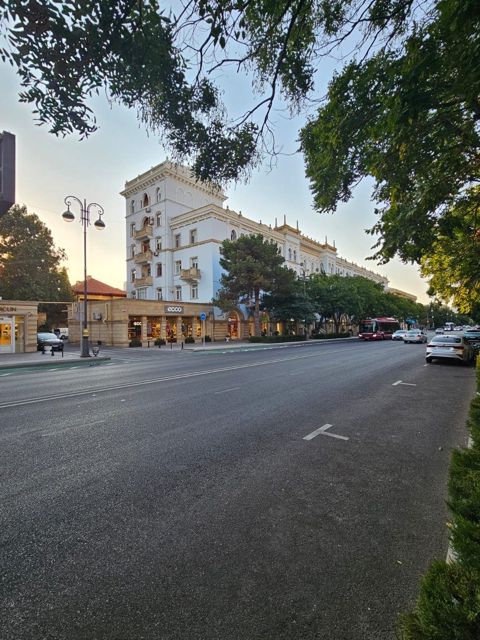 Satılır 4 otaqlı köhnə tikili 90 m² — Bakı