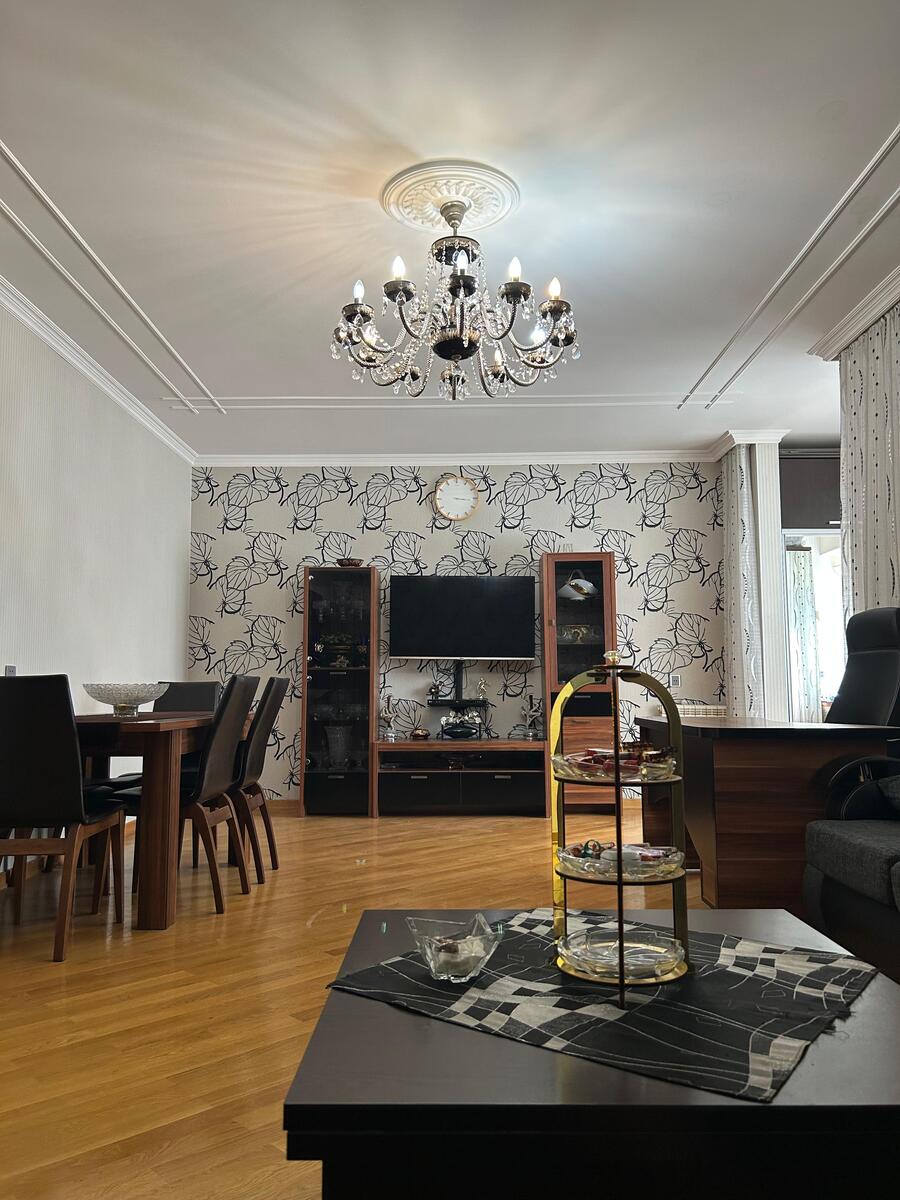 Satılır 4 otaqlı köhnə tikili 100 m² — Mənzil, Bakı (3)