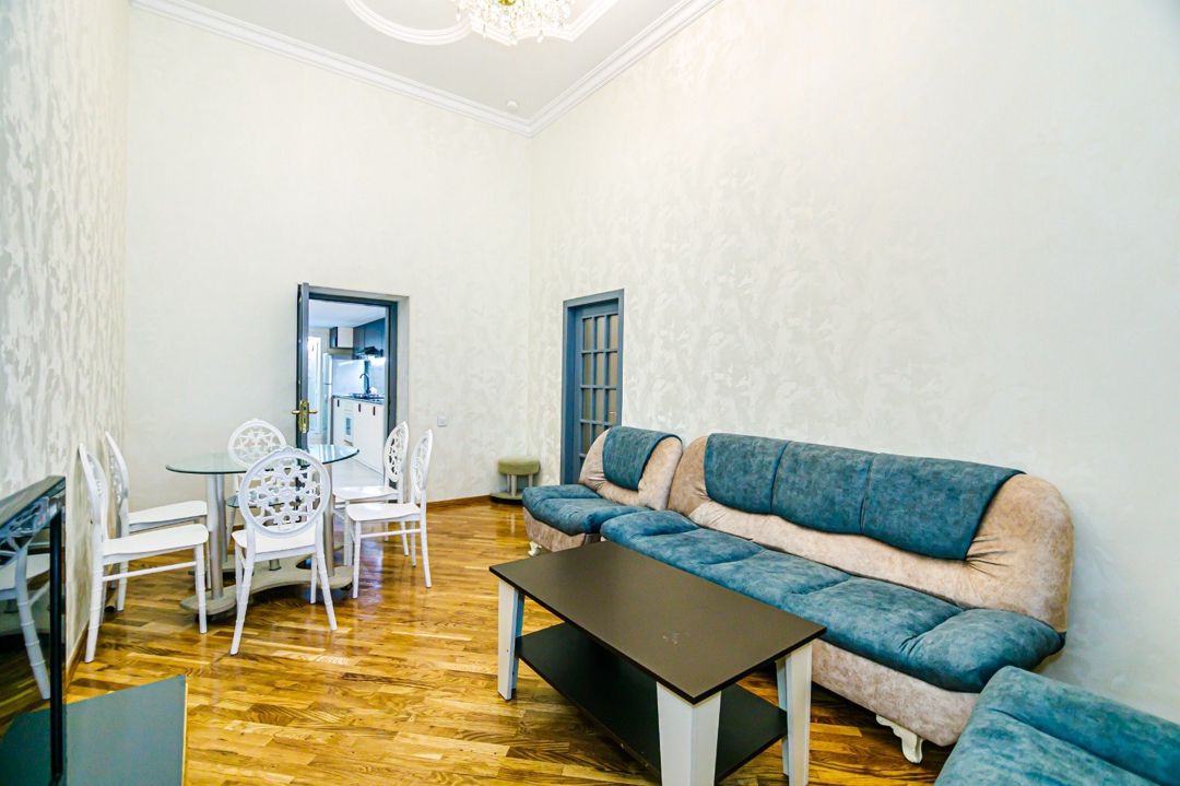 İcarəyə verilir 3 otaqlı köhnə tikili 98 m² — Mənzil, Bakı (11)
