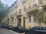 İcarəyə verilir 3 otaqlı köhnə tikili 125 m² — Salatın xanım — Mənzil