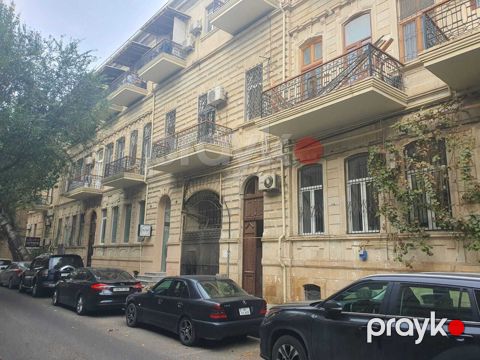 İcarəyə verilir 3 otaqlı köhnə tikili 125 m²