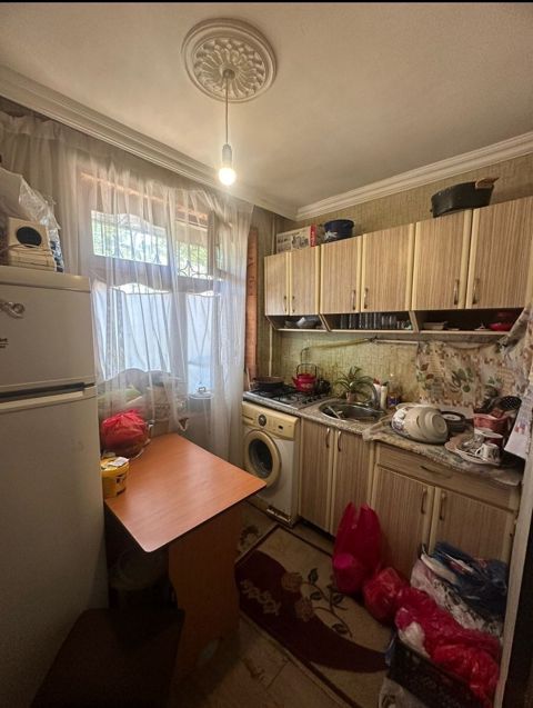 Satılır 1 otaqlı köhnə tikili 35 m² — Bakı