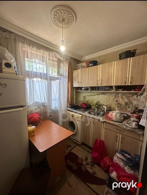 Satılır 1 otaqlı köhnə tikili 35 m²