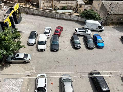 Satılır 2 otaqlı köhnə tikili 60 m² — Bakı