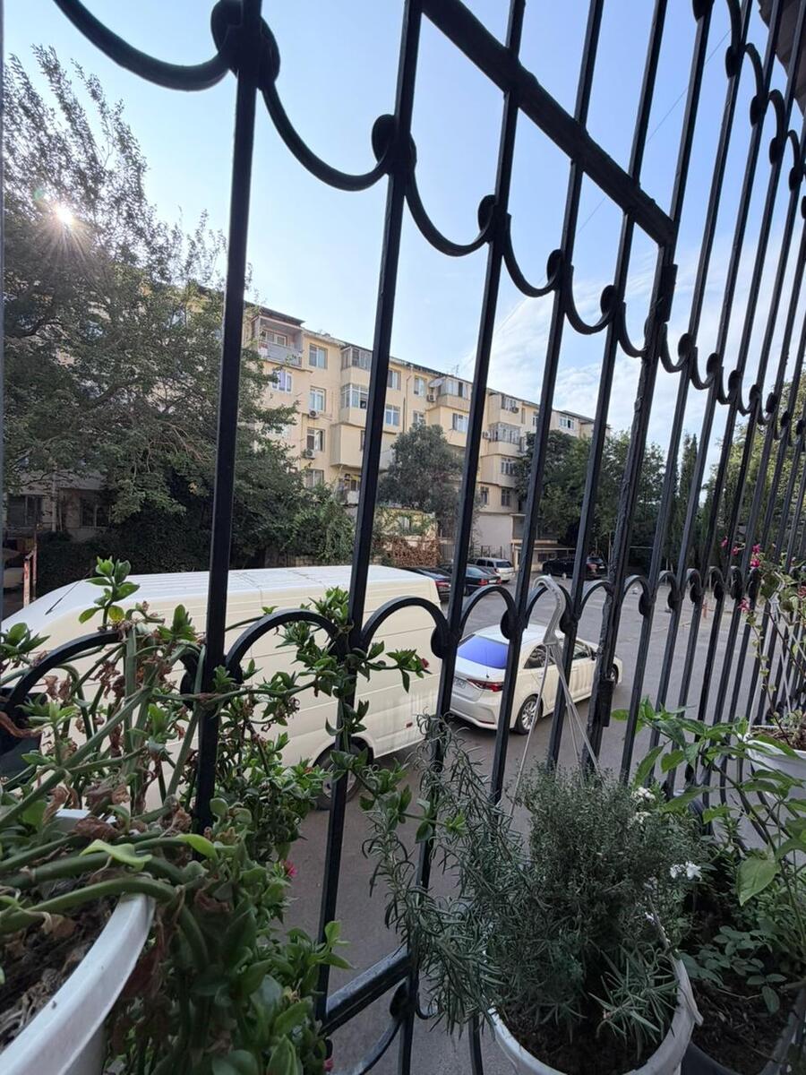 Satılır 3 otaqlı köhnə tikili 100 m² — Mənzil, Bakı (4)