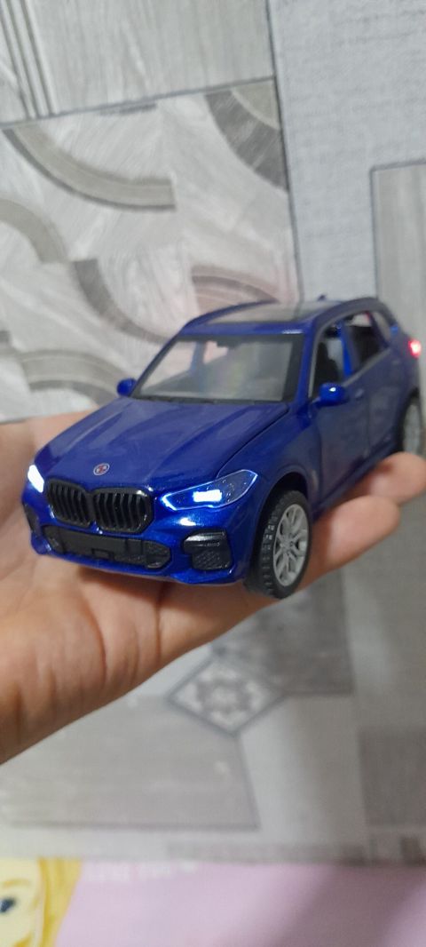 Bmw X5 1:32 Ölçüdə Təzədir Səsli və İşıqlı Hər yeri açılır heç bir — Bakı