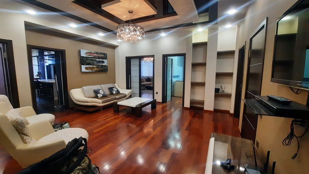 Satılır 4 otaqlı yeni tikili 214 m² — Mənzil, Bakı (2)