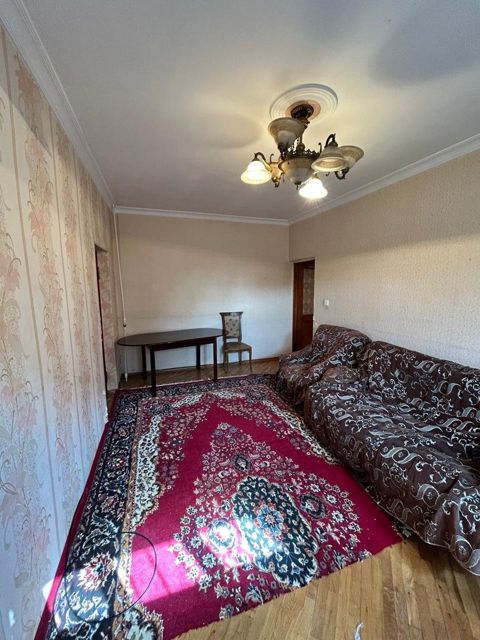 Satılır 2 otaqlı köhnə tikili 56 m² — Bakı