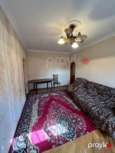 Satılır 2 otaqlı köhnə tikili 56 m²