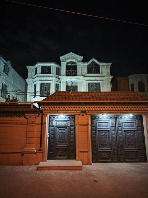 Satılır 7 otaqlı həyət evi/bağ evi 470 m² — Bakı