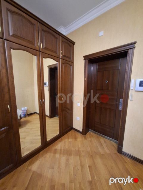 İcarəyə verilir 3 otaqlı yeni tikili 140 m²