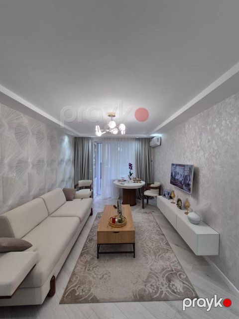 Satılır 2 otaqlı köhnə tikili 55 m²