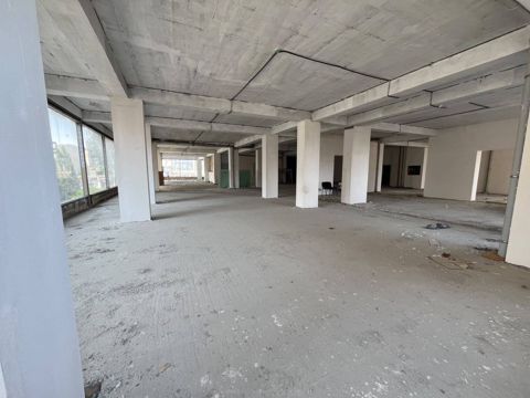 Satılır obyekt 810 m² — Bakı