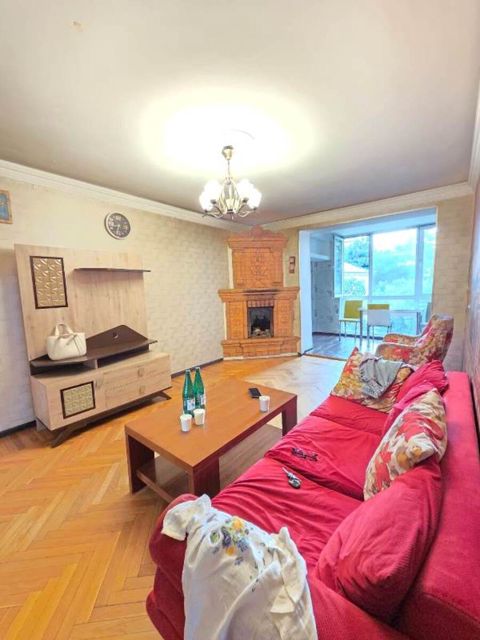 İcarəyə verilir 3 otaqlı köhnə tikili 80 m² — Bakı