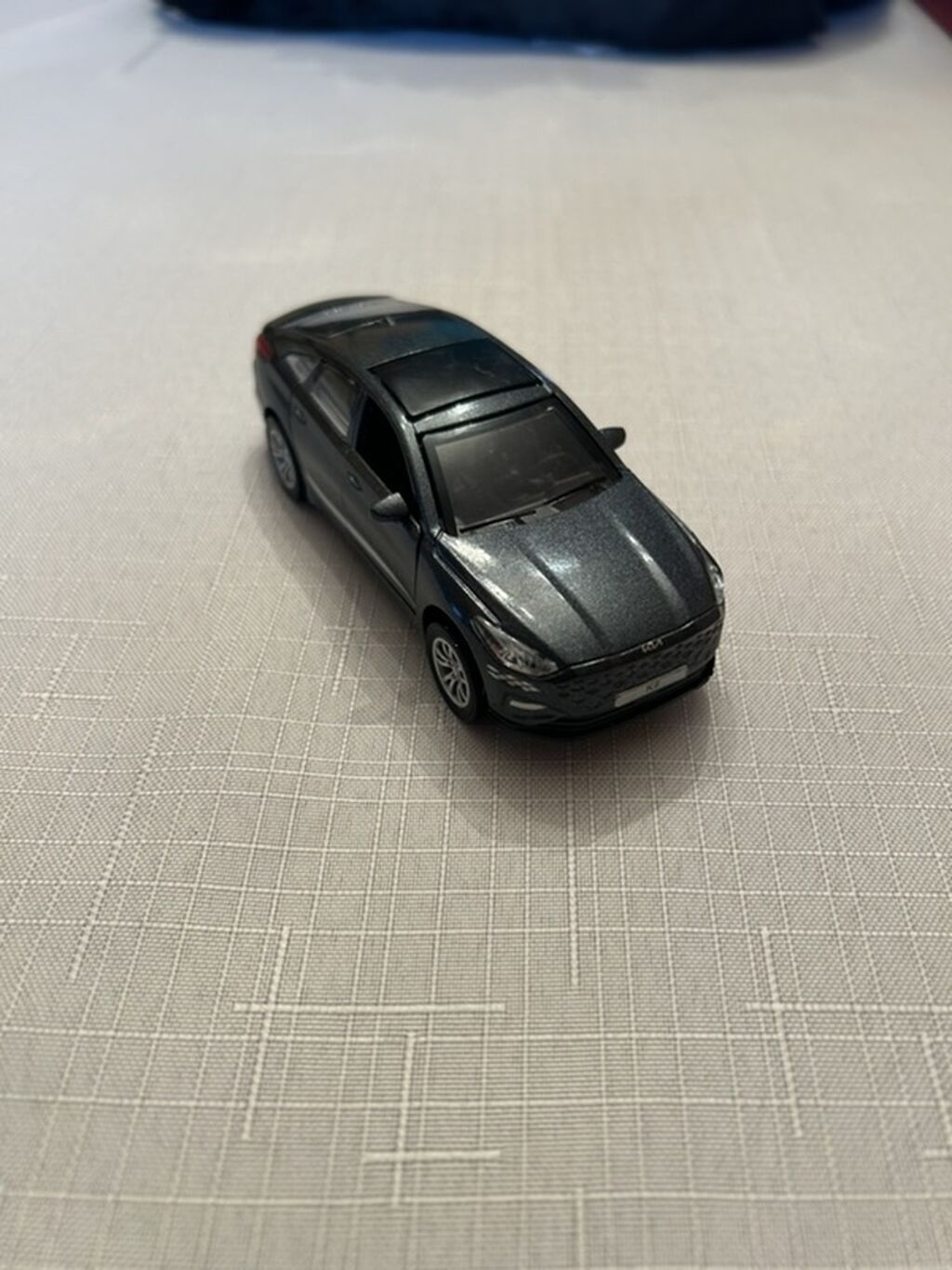Metal model avtomobil – sedan/krossover üslubunda miniatura — Oyuncaqlar, Bakı (7)