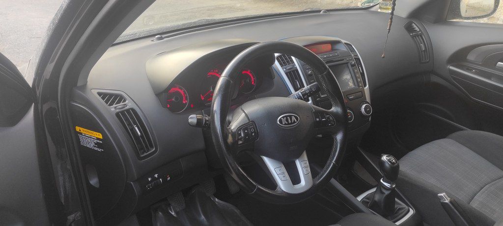 Kia Ceed SW, 1.4 L, 2009 il, 335 000 km — Avtomobillər, Bakı (4)