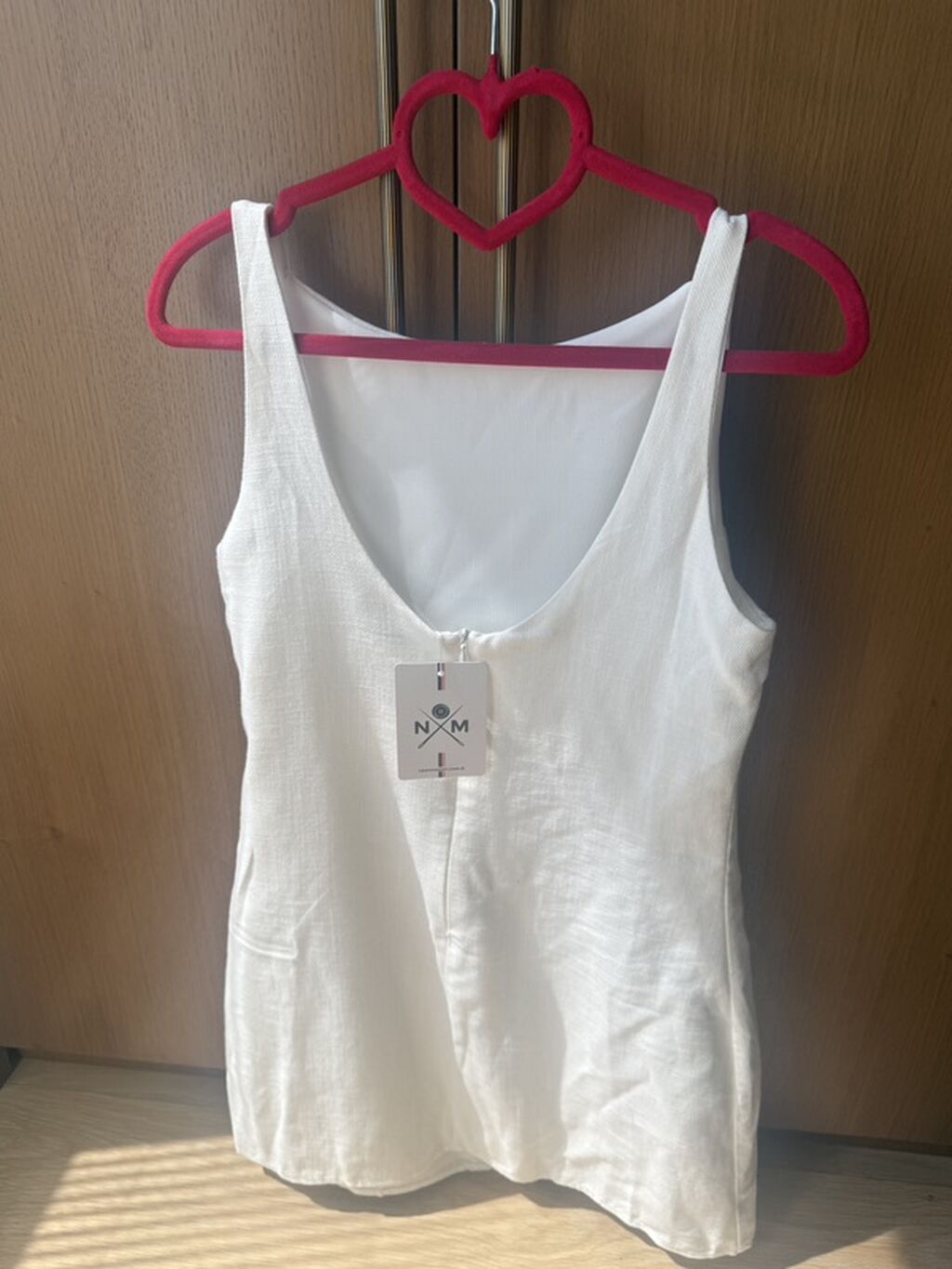 Ağ rəngli yay donu – NXM etiketli - Model: sadə, minimal dizaynlı, düz — Şəxsi əşyalar, Bakı (2)