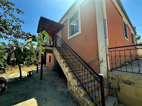 Satılır 4 otaqlı həyət evi/bağ evi 220 m² — Bakı