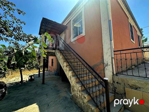 Satılır 4 otaqlı həyət evi/bağ evi 220 m²