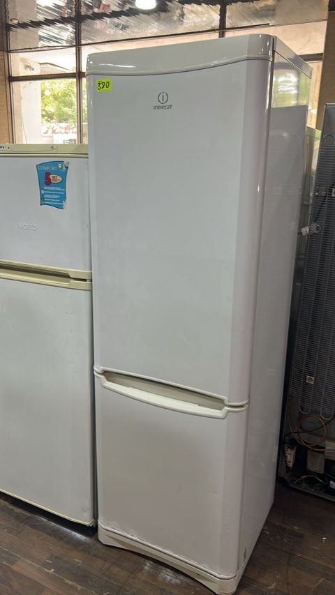 Indesit iki qapılı soyuducu - Rəng: ağ - Yuxarıda soyuducu bölmə — Digah