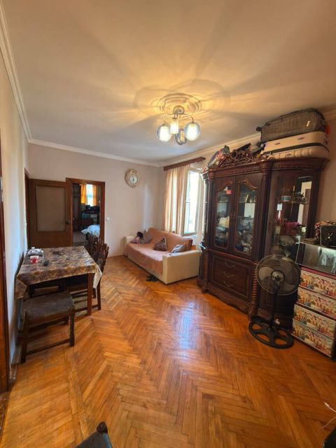 Satılır 3 otaqlı köhnə tikili 50 m² — Bakı