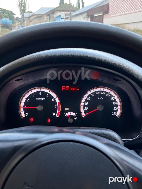Kia Rio: 1.4 l Sedan