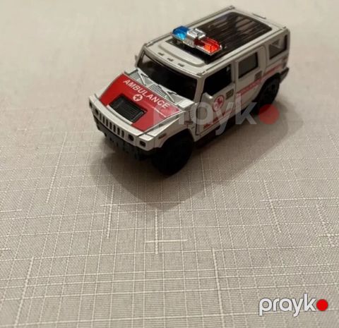 Oyuncaq model avtomobil – Ambulans SUV - Korpus: metal və plastik — Bakı
