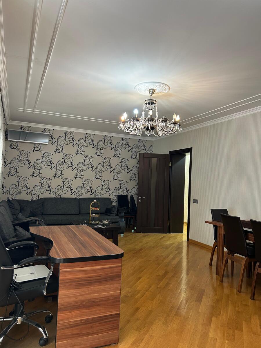 Satılır 4 otaqlı köhnə tikili 100 m² — Mənzil, Bakı