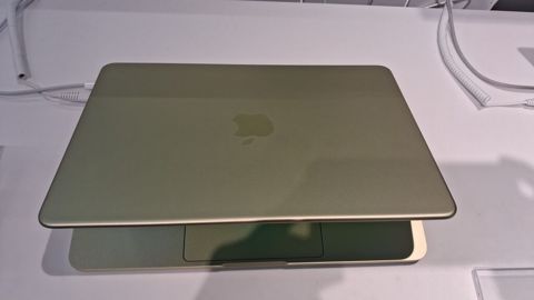 Yeni Apple MacBook, 13.3 Apple M3, 256 GB, Pulsuz çatdırılma