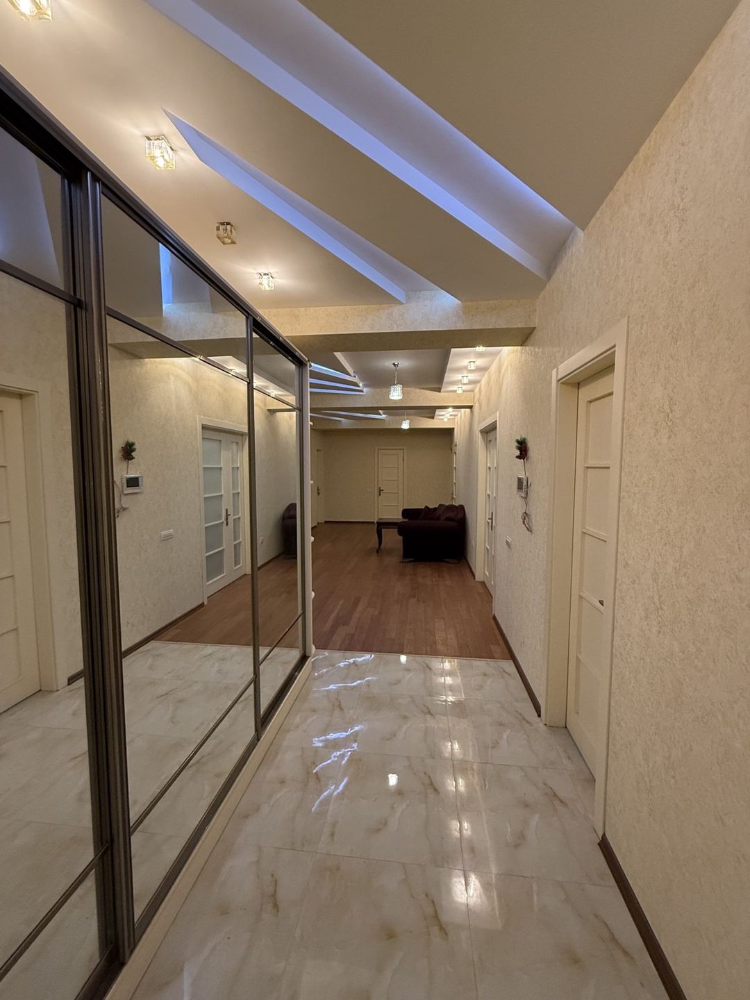 Satılır 5 otaqlı yeni tikili 190 m² — Mənzil, Bakı (4)
