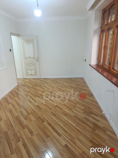 Satılır 2 otaqlı köhnə tikili 50 m²