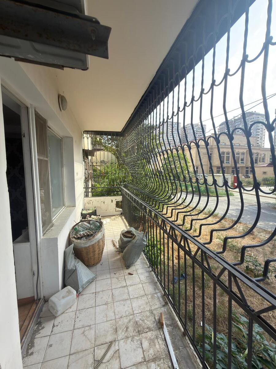 Satılır 1 otaqlı köhnə tikili 50 m² — Mənzil, Bakı (6)