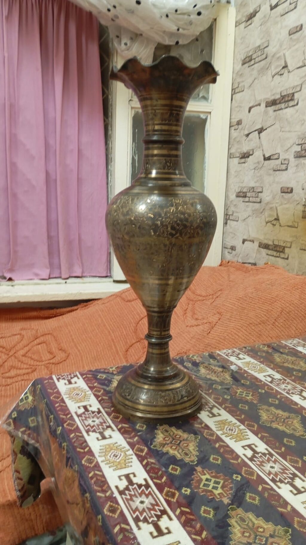 Bir vaza, Mis — Vaazalar, kreslolar, süni çiçəklər, Bakı