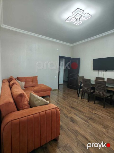 Satılır 2 otaqlı köhnə tikili 55 m²