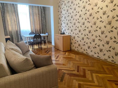 İcarəyə verilir 2 otaqlı köhnə tikili 60 m² — Bakı