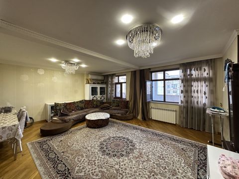 Satılır 5 otaqlı köhnə tikili 120 m² — Bakı