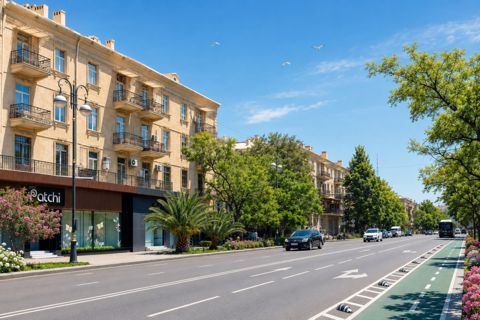 Satılır obyekt 360 m² — Bakı