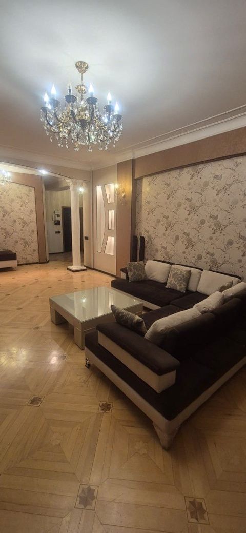 İcarəyə verilir 3 otaqlı yeni tikili 140 m² — Bakı