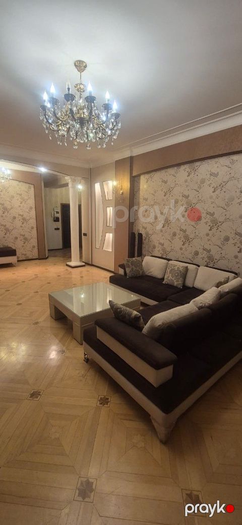 İcarəyə verilir 3 otaqlı yeni tikili 140 m²