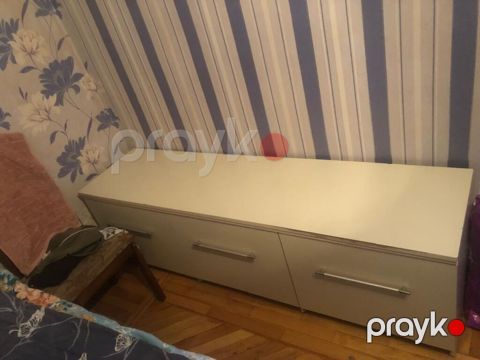Aşağı profilli, uzun formalı saxlama tumbası - Rəng: açıq krem/boz