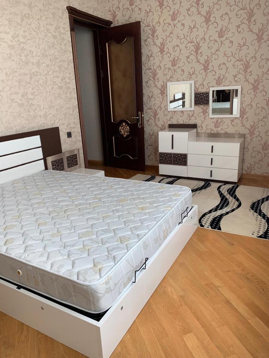 İcarəyə verilir 8 otaqlı həyət evi/bağ evi 400 m² — Ev, villa, Bakı (12)