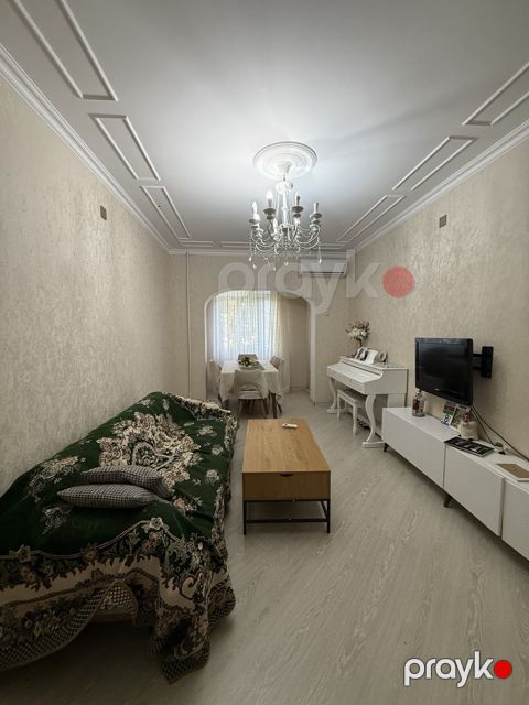 Satılır 3 otaqlı köhnə tikili 74 m²